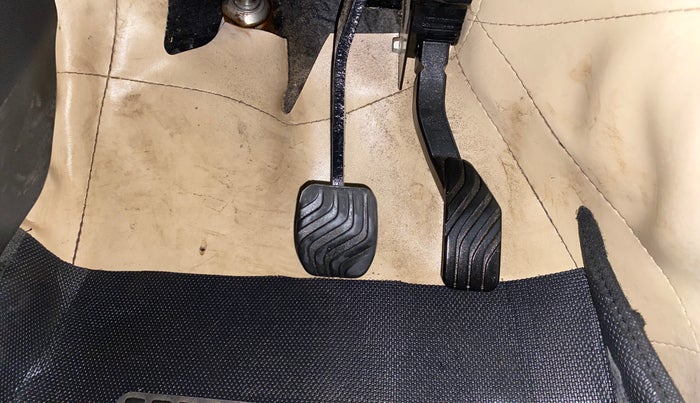 2022 Renault TRIBER RXT AMT, Petrol, Automatic, 14,440 km, Pedals