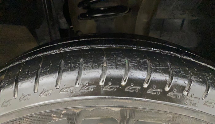 2022 Renault TRIBER RXT AMT, Petrol, Automatic, 14,440 km, Right Front Tyre Tread