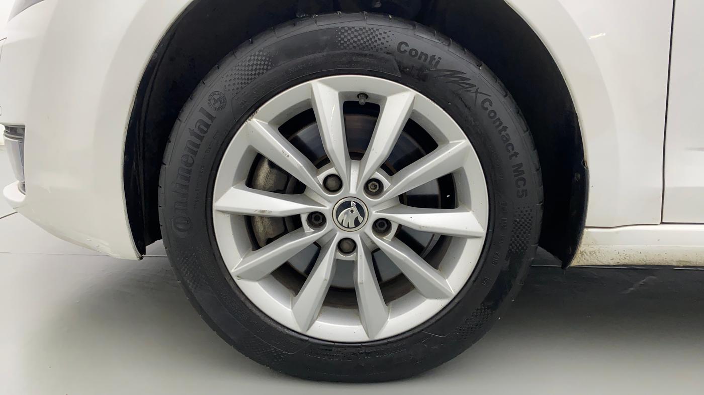 2016 Skoda Octavia 1.8 TSI STYLE PLUS AT, Petrol, Automatic, 85,840 km, Left Front Wheel