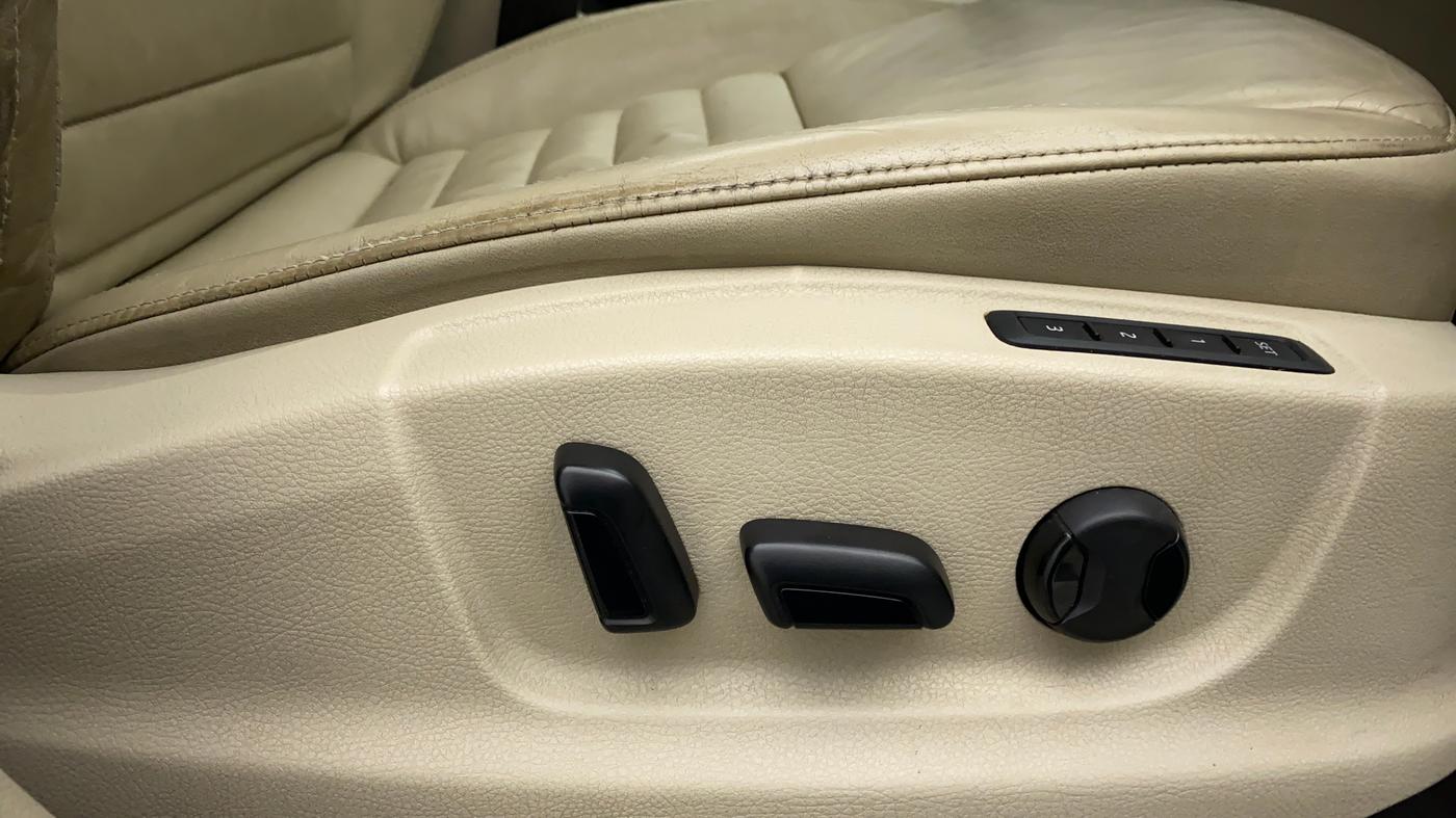 2016 Skoda Octavia 1.8 TSI STYLE PLUS AT, Petrol, Automatic, 85,840 km, Driver Side Adjustment Panel