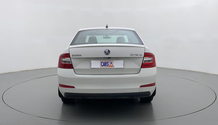 2016 Skoda Octavia 1.8 TSI STYLE PLUS AT, Petrol, Automatic, 85,840 km, Back/Rear
