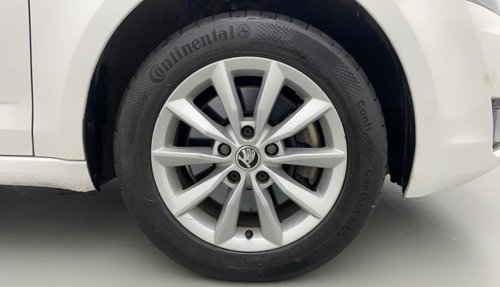 2016 Skoda Octavia 1.8 TSI STYLE PLUS AT, Petrol, Automatic, 85,840 km, Right Front Wheel