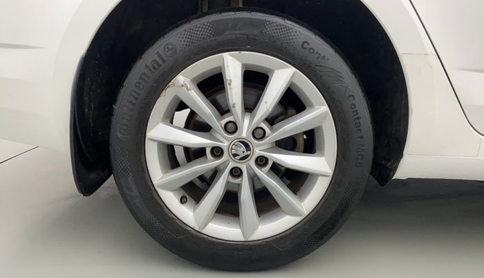 2016 Skoda Octavia 1.8 TSI STYLE PLUS AT, Petrol, Automatic, 85,840 km, Right Rear Wheel