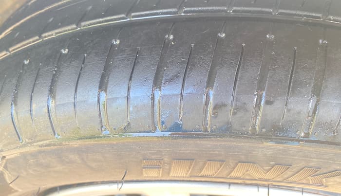 2018 Hyundai Grand i10 MAGNA 1.2 KAPPA VTVT, Petrol, Manual, 26,665 km, Right Front Tyre Tread