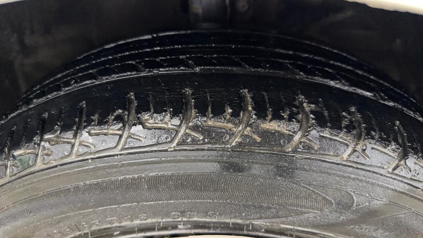 2017 Maruti Baleno DELTA PETROL 1.2, Petrol, Manual, 74,135 km, Right Front Tyre Tread