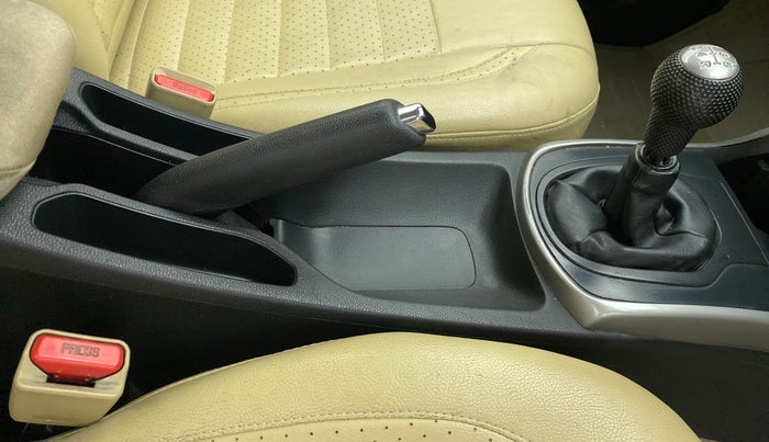 2017 Honda City V MT PETROL, Petrol, Manual, 90,137 km, Gear Lever