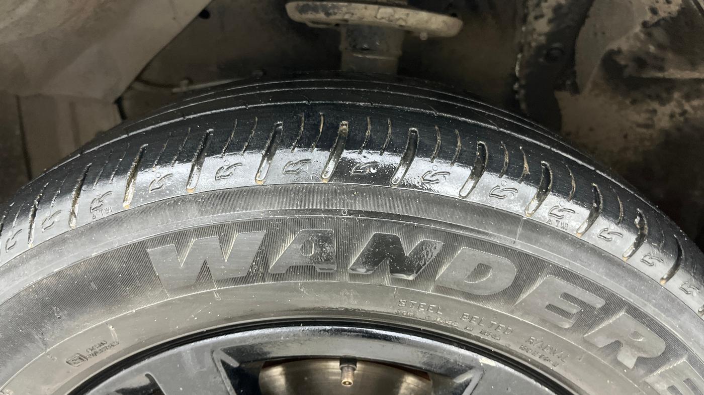 2019 Maruti Vitara Brezza ZDI AMT, Diesel, Automatic, 74,565 km, Left Front Tyre Tread