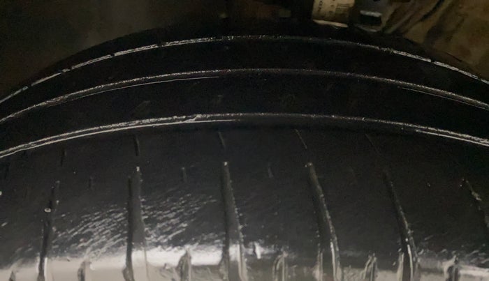 2013 Volkswagen Polo HIGHLINE DIESEL, Diesel, Manual, 71,850 km, Left Front Tyre Tread