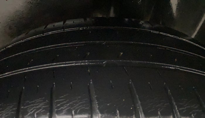 2013 Volkswagen Polo HIGHLINE DIESEL, Diesel, Manual, 71,850 km, Left Rear Tyre Tread