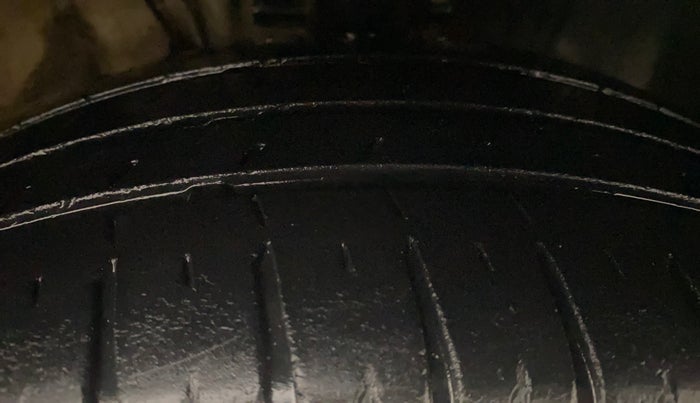 2013 Volkswagen Polo HIGHLINE DIESEL, Diesel, Manual, 71,850 km, Right Front Tyre Tread