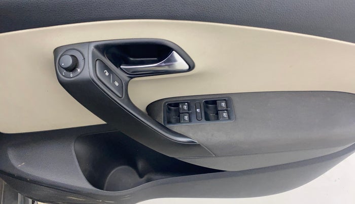 2013 Volkswagen Polo HIGHLINE DIESEL, Diesel, Manual, 71,850 km, Driver Side Door Panels Control