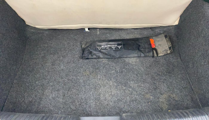 2013 Volkswagen Polo HIGHLINE DIESEL, Diesel, Manual, 71,850 km, Boot Inside