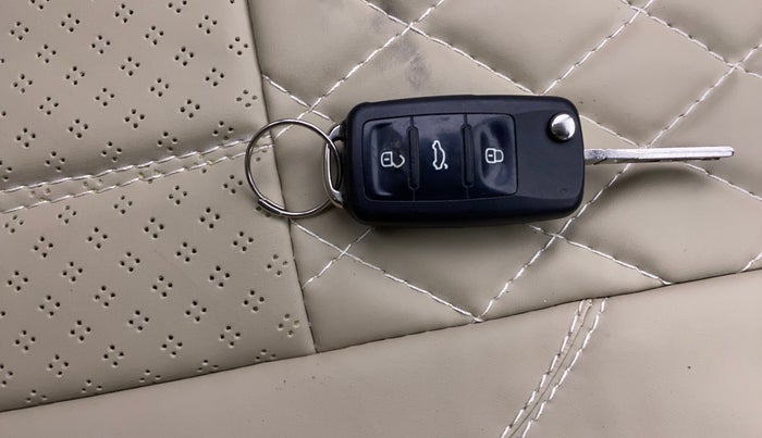 2016 Volkswagen Ameo HIGHLINE1.2L, Petrol, Manual, 65,419 km, Key Close Up