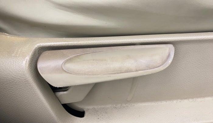 2016 Volkswagen Ameo HIGHLINE1.2L, Petrol, Manual, 65,419 km, Driver Side Adjustment Panel