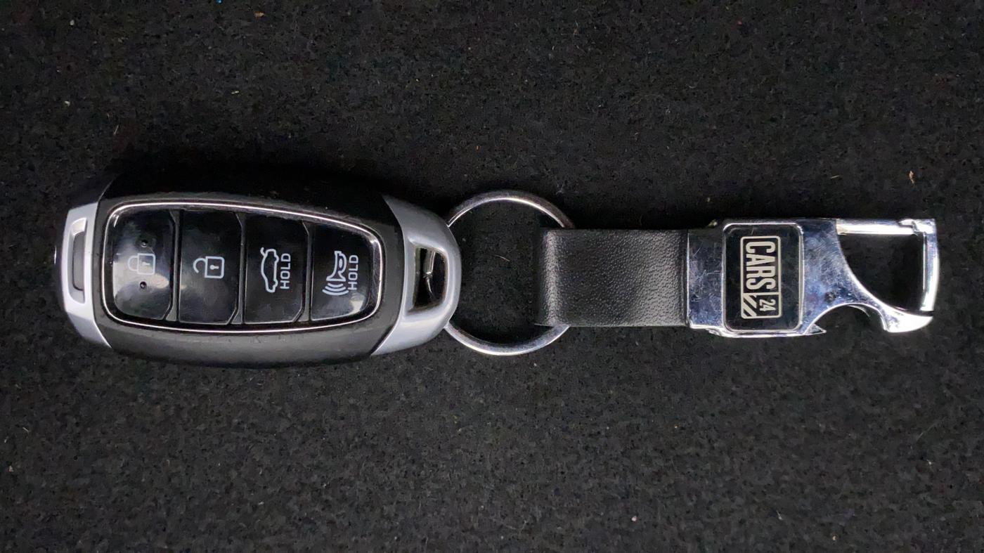 2021 Hyundai Verna SX (O) 1.5 VTVT IVT, Petrol, Automatic, 23,796 km, Key Close Up