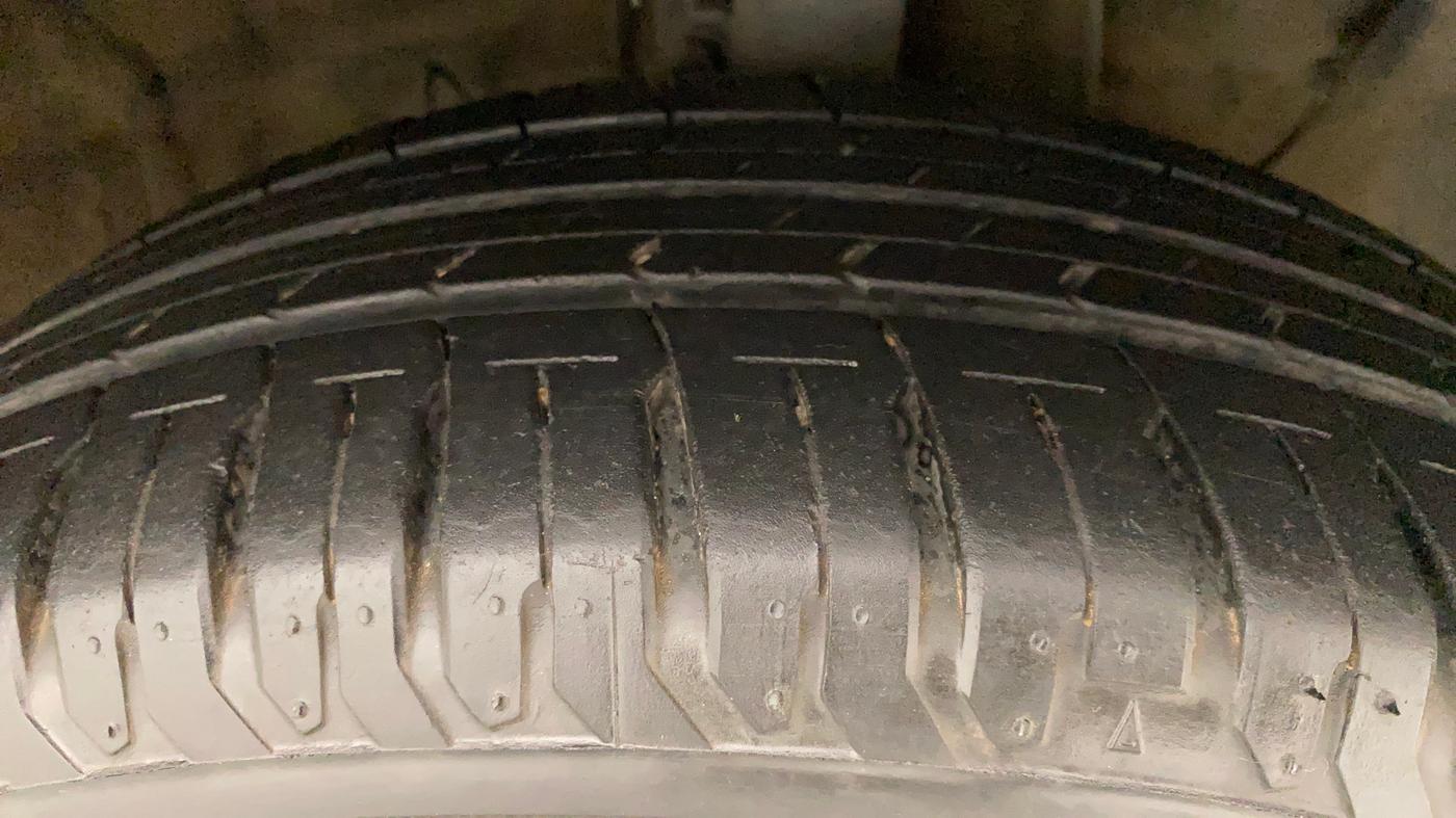 2021 Hyundai Verna SX (O) 1.5 VTVT IVT, Petrol, Automatic, 23,796 km, Right Front Tyre Tread