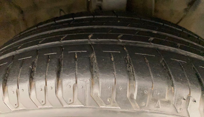 2021 Hyundai Verna SX (O) 1.5 VTVT IVT, Petrol, Automatic, 23,796 km, Right Front Tyre Tread