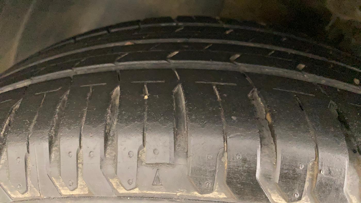 2021 Hyundai Verna SX (O) 1.5 VTVT IVT, Petrol, Automatic, 23,796 km, Left Front Tyre Tread