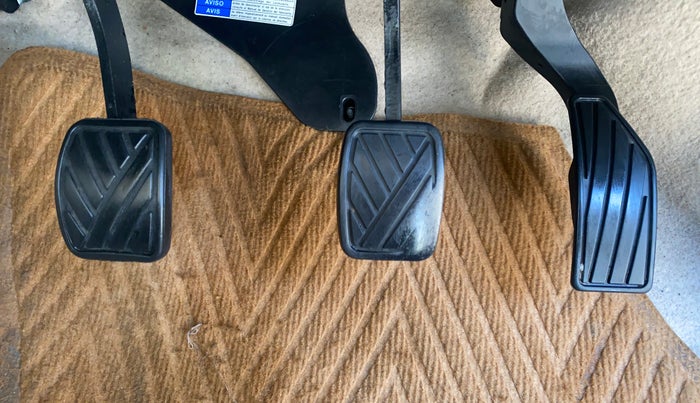 2013 Maruti Ertiga ZDI, Diesel, Manual, 60,730 km, Pedals