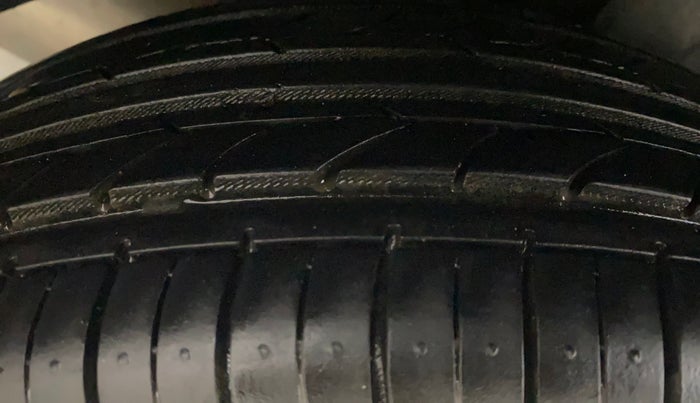 2013 Maruti Ertiga ZDI, Diesel, Manual, 60,730 km, Right Rear Tyre Tread