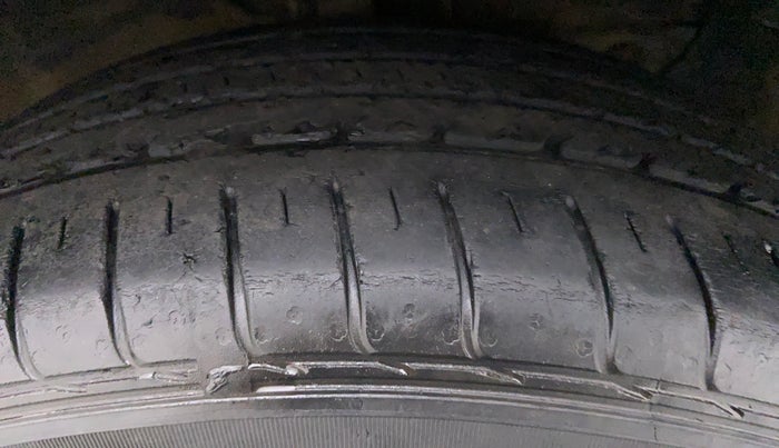2015 Hyundai Creta 1.6 SX PLUS PETROL, Petrol, Manual, 55,546 km, Right Front Tyre Tread