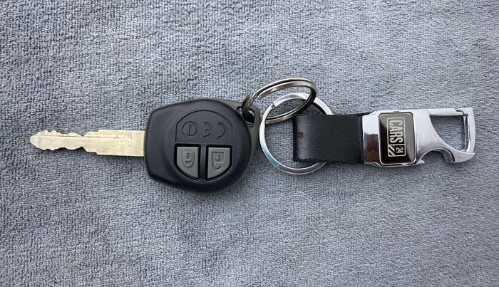 2018 Maruti Dzire VXI AMT, Petrol, Automatic, 60,253 km, Key Close Up