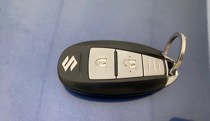 2018 Maruti Baleno ZETA PETROL 1.2, Petrol, Manual, 70,412 km, Key Close Up