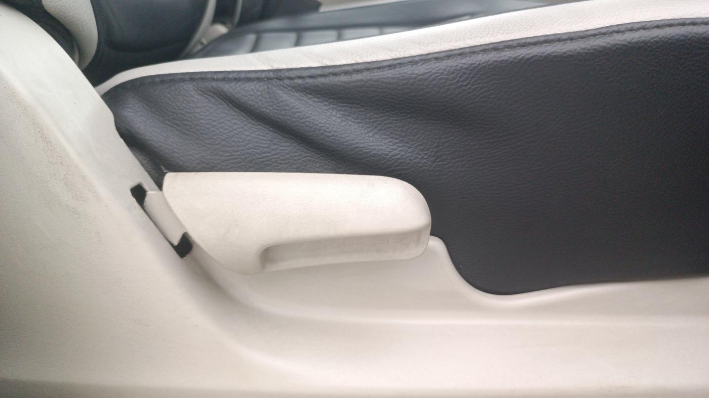 2019 Maruti Celerio VXI, Petrol, Manual, 22,711 km, Driver Side Adjustment Panel