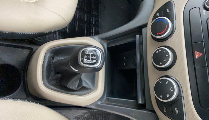 2015 Hyundai Xcent SX 1.2, Petrol, Manual, 48,203 km, Gear Lever