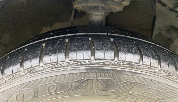 2015 Hyundai Xcent SX 1.2, Petrol, Manual, 48,203 km, Right Front Tyre Tread