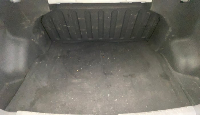 2015 Hyundai Xcent SX 1.2, Petrol, Manual, 48,203 km, Boot Inside