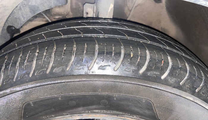 2020 Maruti Baleno DELTA PETROL 1.2, Petrol, Manual, 64,215 km, Left Front Tyre Tread