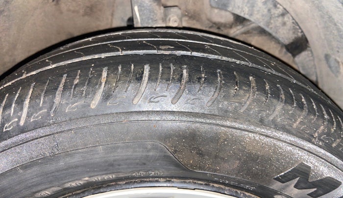 2020 Maruti Baleno DELTA PETROL 1.2, Petrol, Manual, 64,215 km, Right Front Tyre Tread