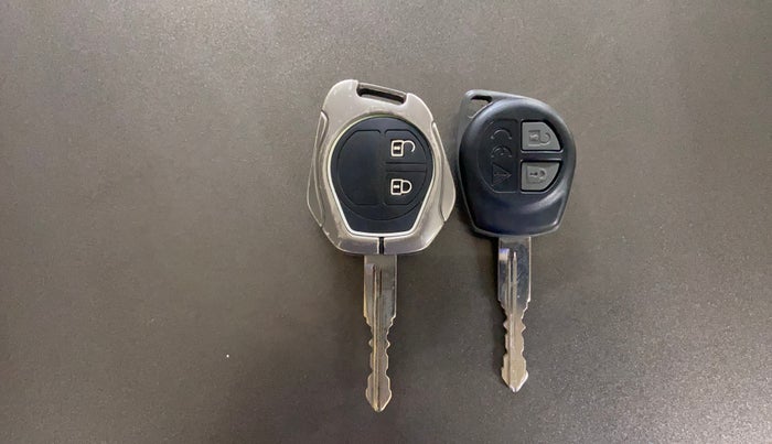 2020 Maruti Baleno DELTA PETROL 1.2, Petrol, Manual, 64,215 km, Key Close Up