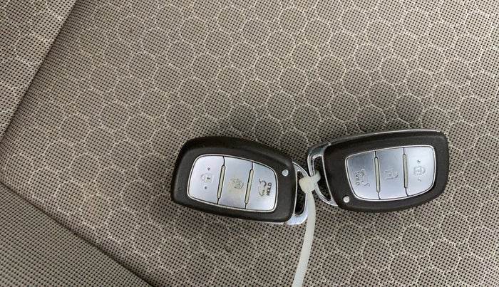 2014 Hyundai Elite i20 ASTA 1.2, CNG, Manual, 1,24,344 km, Key Close Up