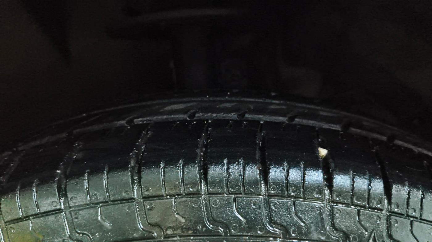 2017 Maruti Dzire VDI AMT, Diesel, Automatic, 82,938 km, Right Front Tyre Tread