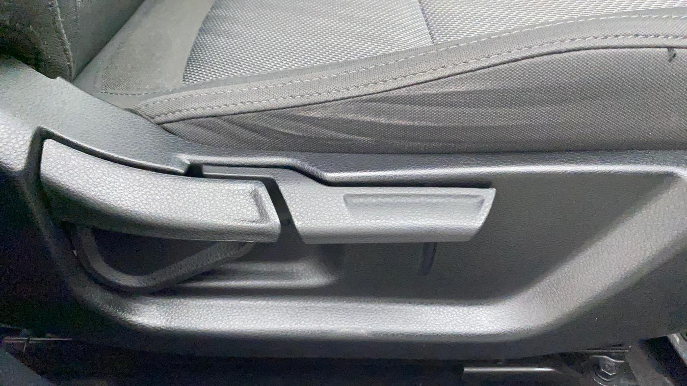 2019 KIA SELTOS HTK PLUS 1.5, Petrol, Manual, 37,125 km, Driver Side Adjustment Panel
