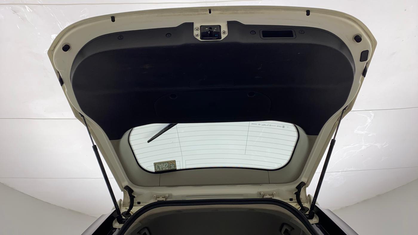 2018 Mahindra XUV500 W9, Diesel, Manual, 66,262 km, Boot Door Open
