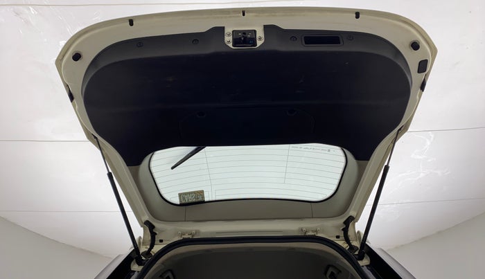 2018 Mahindra XUV500 W9, Diesel, Manual, 66,262 km, Boot Door Open