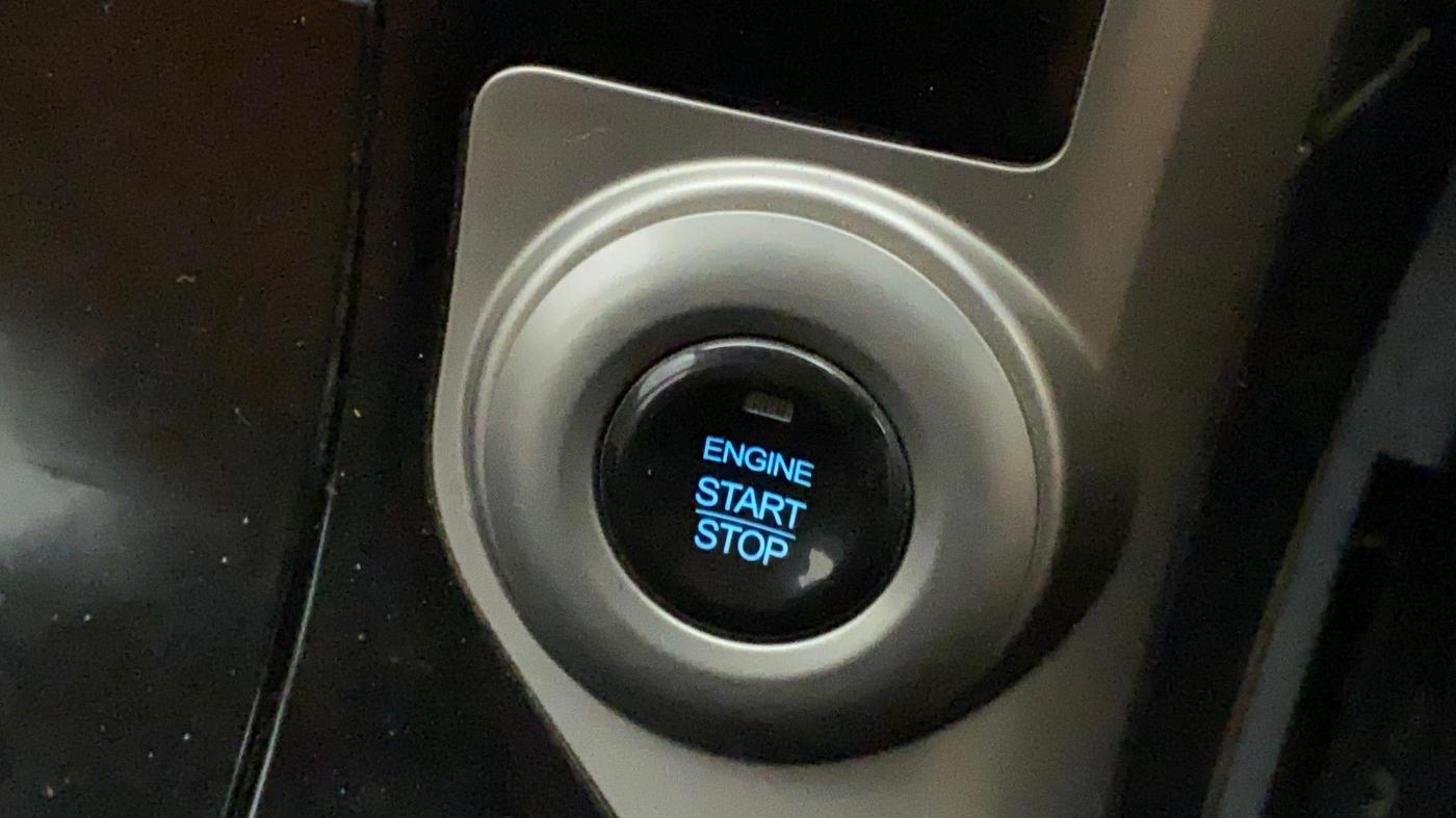 2018 Mahindra XUV500 W9, Diesel, Manual, 66,262 km, Keyless Start/ Stop Button