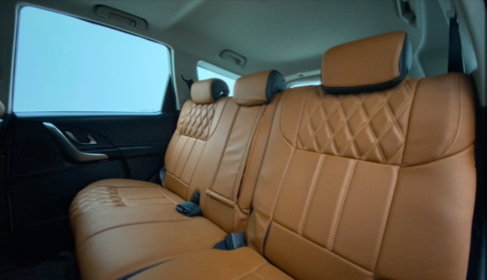 2018 Mahindra XUV500 W9, Diesel, Manual, 66,262 km, Right Side Rear Door Cabin