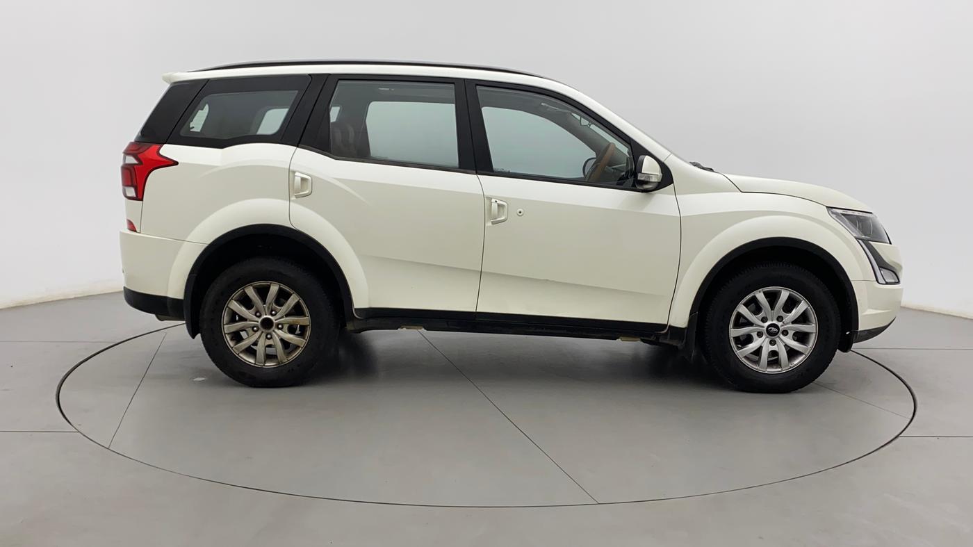 2018 Mahindra XUV500 W9, Diesel, Manual, 66,262 km, Right Side View