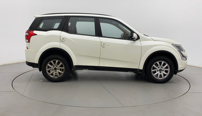 2018 Mahindra XUV500 W9, Diesel, Manual, 66,262 km, Right Side View