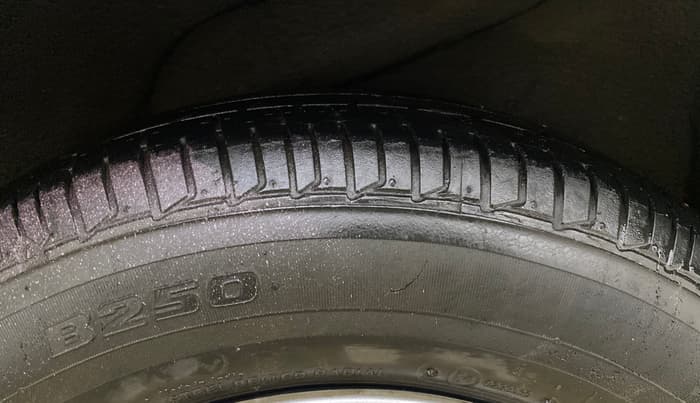 2013 Hyundai i10 SPORTZ 1.2, Petrol, Manual, 40,873 km, Left Rear Tyre Tread