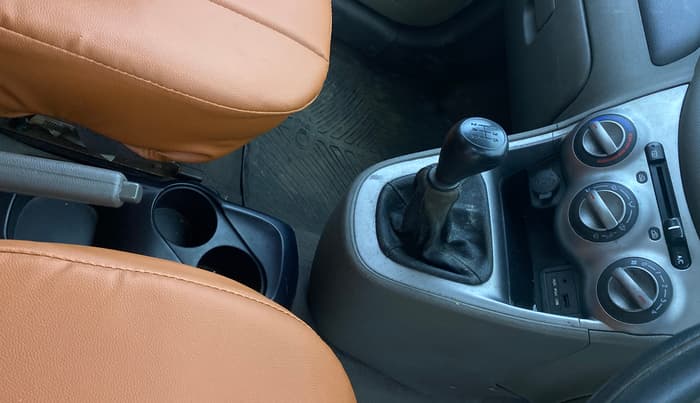 2013 Hyundai i10 SPORTZ 1.2, Petrol, Manual, 40,873 km, Gear Lever