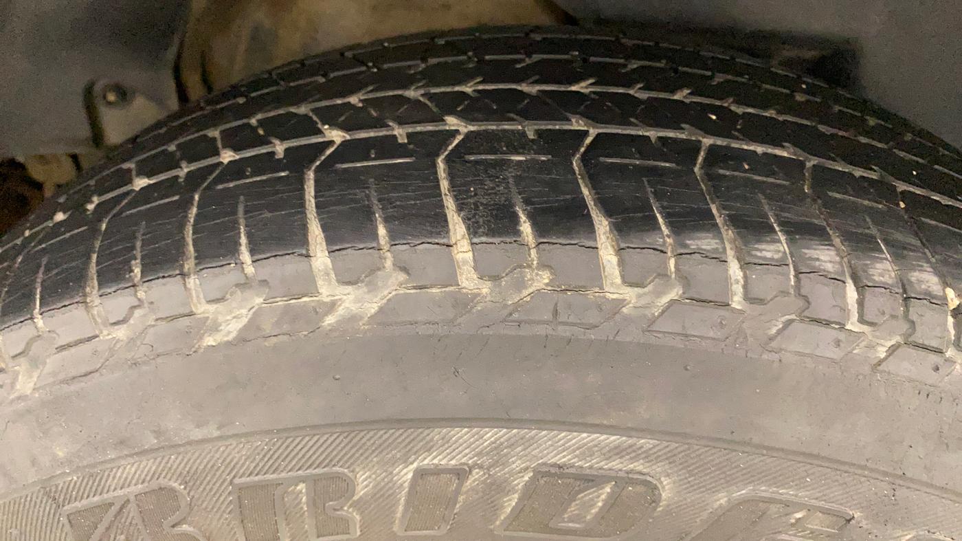 2012 Mahindra XUV500 W8, Diesel, Manual, 54,950 km, Right Rear Tyre Tread