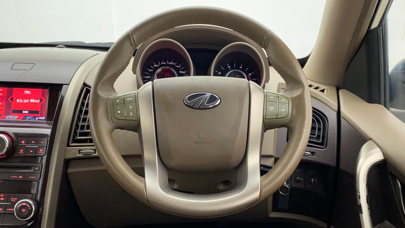 2012 Mahindra XUV500 W8, Diesel, Manual, 54,950 km, Steering Wheel Close Up