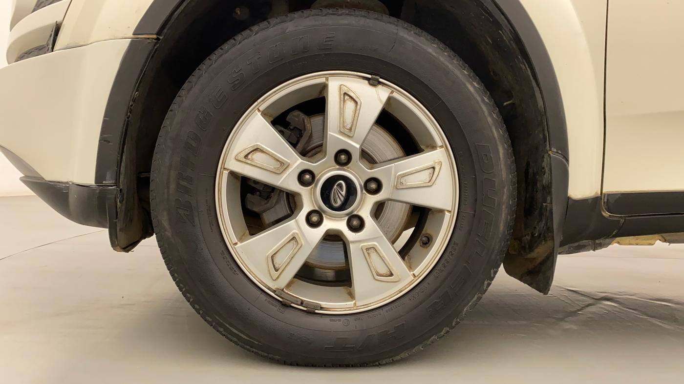 2012 Mahindra XUV500 W8, Diesel, Manual, 54,950 km, Left Front Wheel