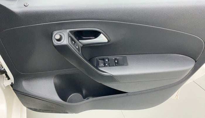 2018 Volkswagen Polo COMFORTLINE 1.0L MPI, Petrol, Manual, 51,642 km, Driver Side Door Panels Control