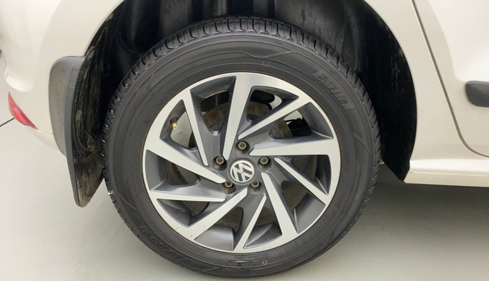 2018 Volkswagen Polo COMFORTLINE 1.0L MPI, Petrol, Manual, 51,642 km, Right Rear Wheel